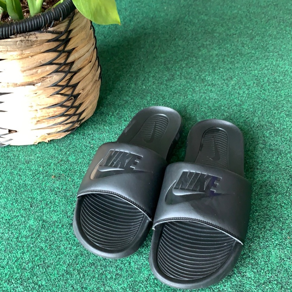 Authentic Nike Flip Flops